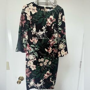 Floral midi dress with flare sleeves